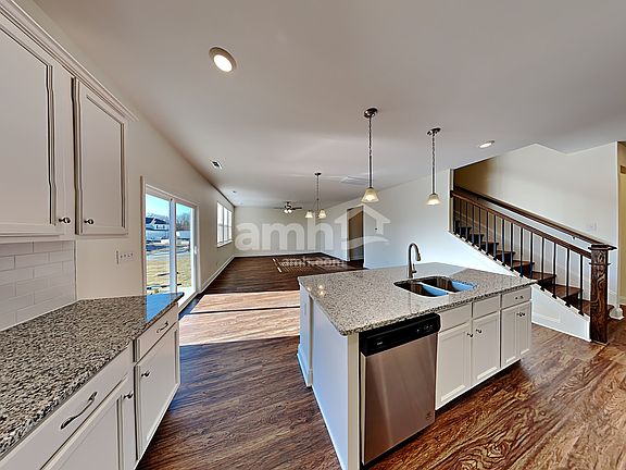 5th image of 1331 Lomond Dr