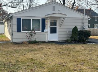 100 Exeter St, Fitchburg, MA 01420