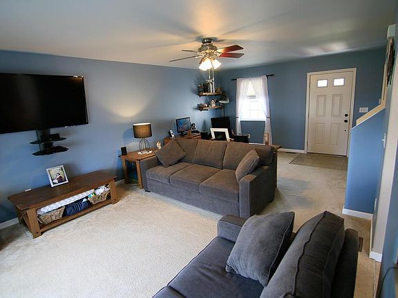 3rd image of 694 Corbel Dr