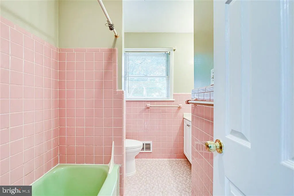4 bed, 2.0 bath, 1246 sqft, $4,000 — Photo 2