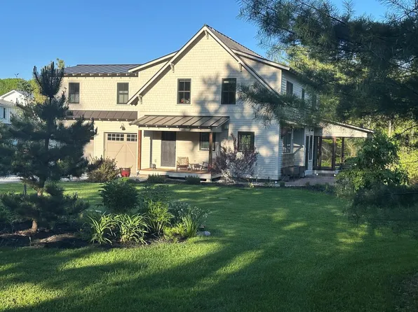 12 Milkweed Lane, Shelburne, VT 05482
