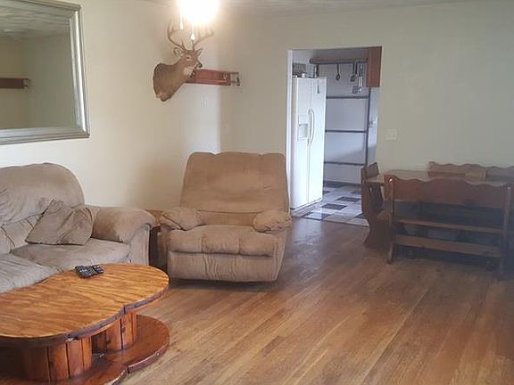 2nd image of 502 Pinehill St