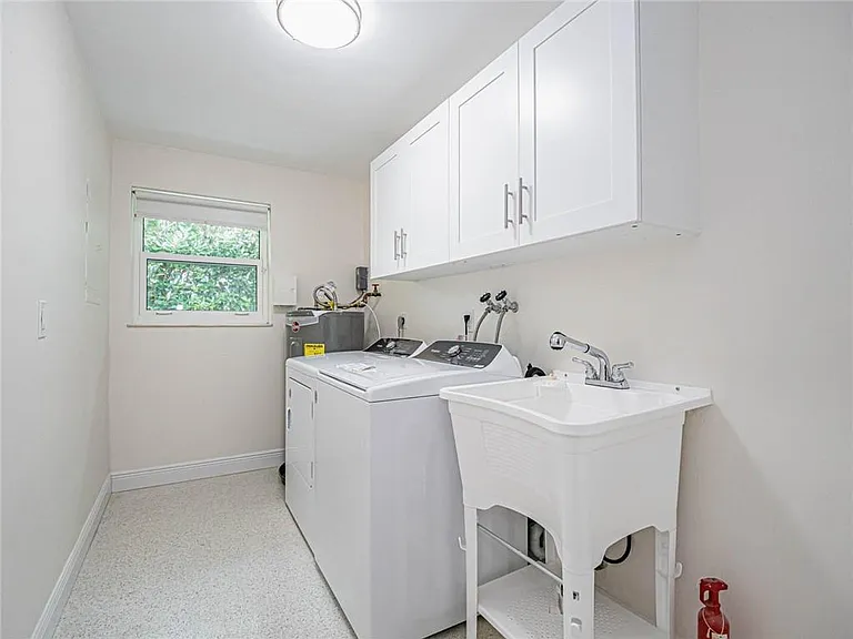 626 Honeysuckle Ln — Photo 18