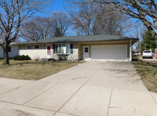 1046 S State St, Fairmont, MN 56031