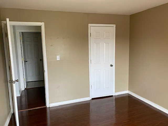 1175 Valley Ln #303 — Photo 3