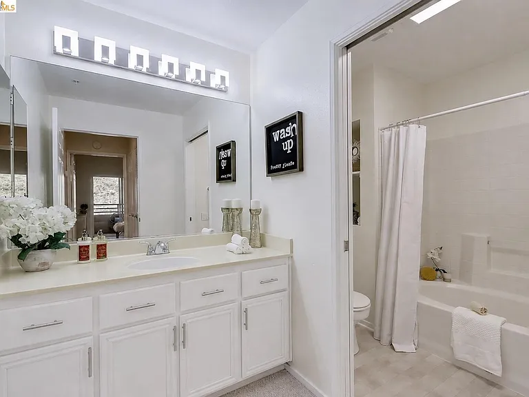 200 Caldecott Ln #108 — Photo 31