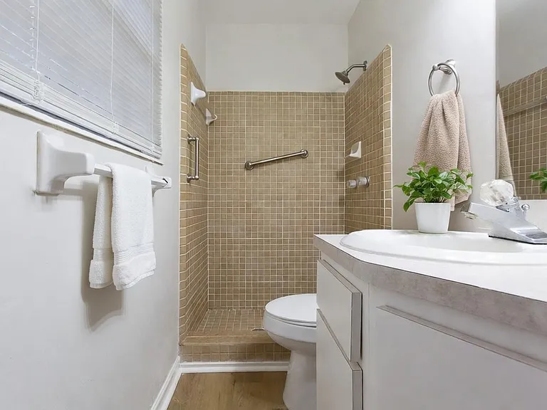 2403 Banyan Dr — Photo 17