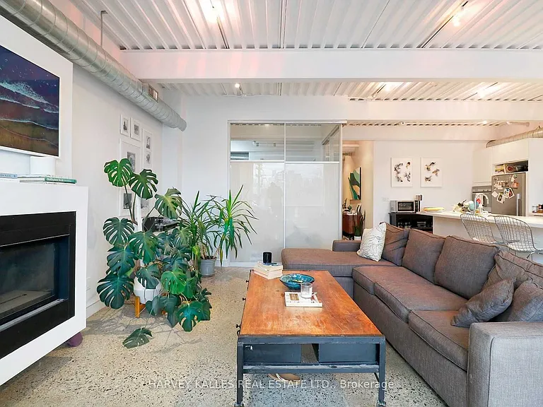 214 Bathurst St #Penthouse 3A — Photo 4