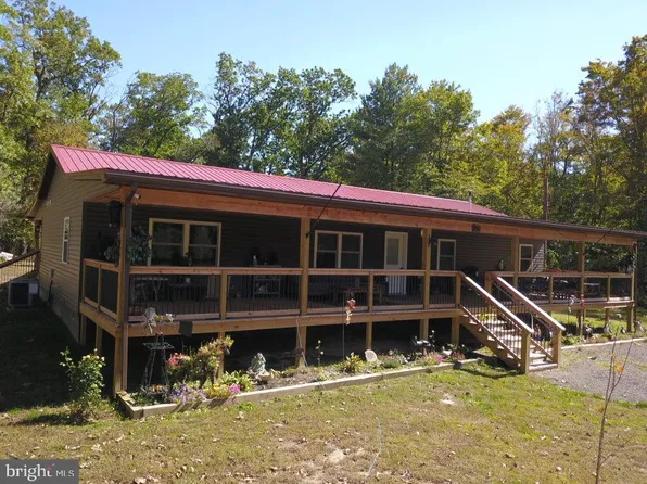 91 Rockface Rd, Levels, WV 25431