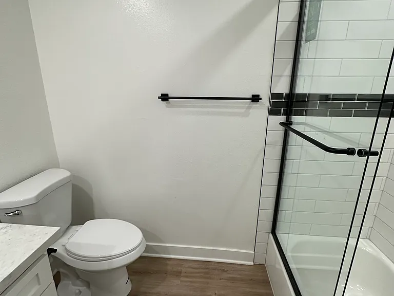 Devington Apartments — Photo 31