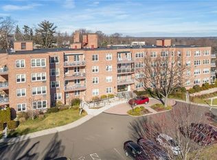 5 Putnam Hill Rd #2D, Greenwich, CT 06830