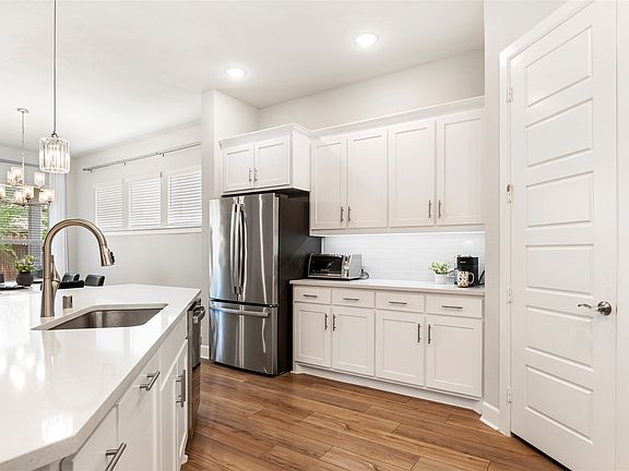 5th image of 356 Greenbriar Rd