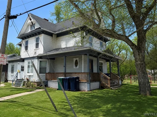 3817 Deveaux St, Niagara Falls, NY 14305