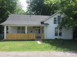 713 W 5th St, Dickson, TN 37055