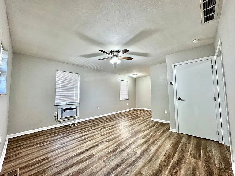 1274 Highland Ave (Dayton) — Photo 3