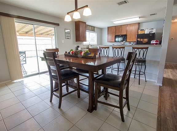 3rd image of 501 Del Mar Dr
