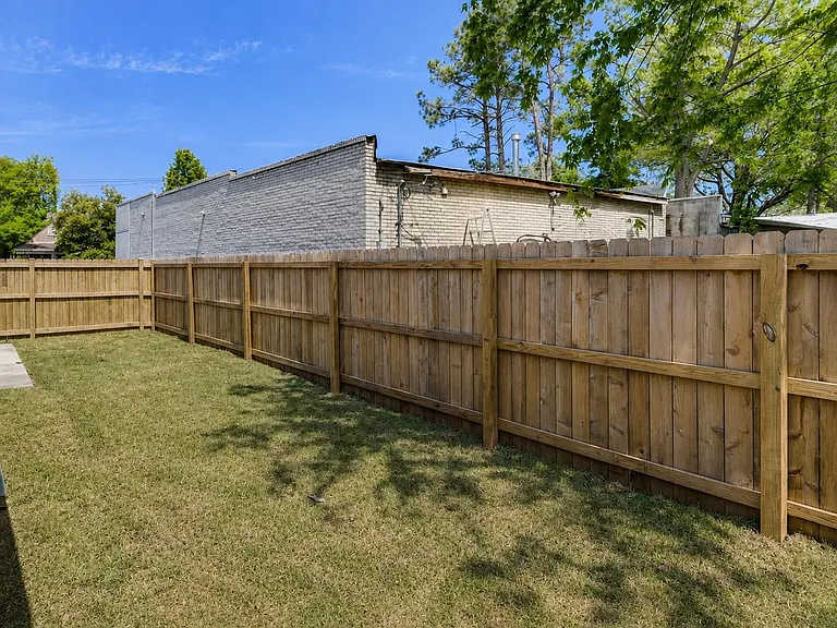 960 Blythe St — Photo 15