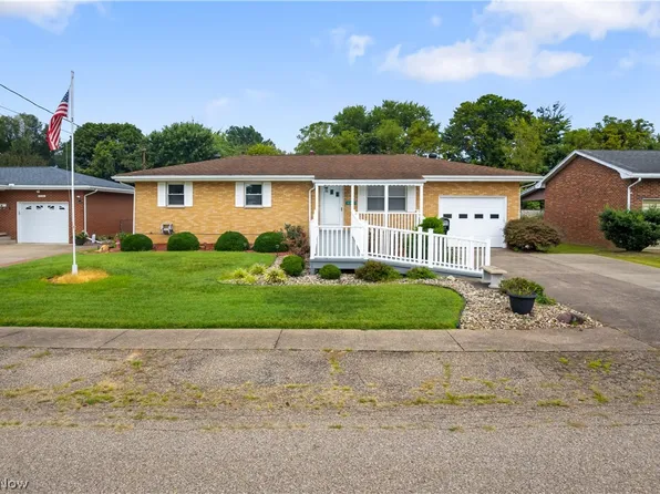 2130 McTaggert Ave, Belpre, OH 45714