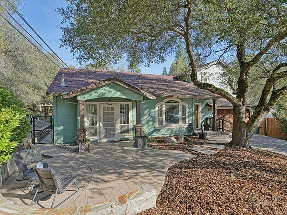 3rd image of 1031 Lemongrass Ct