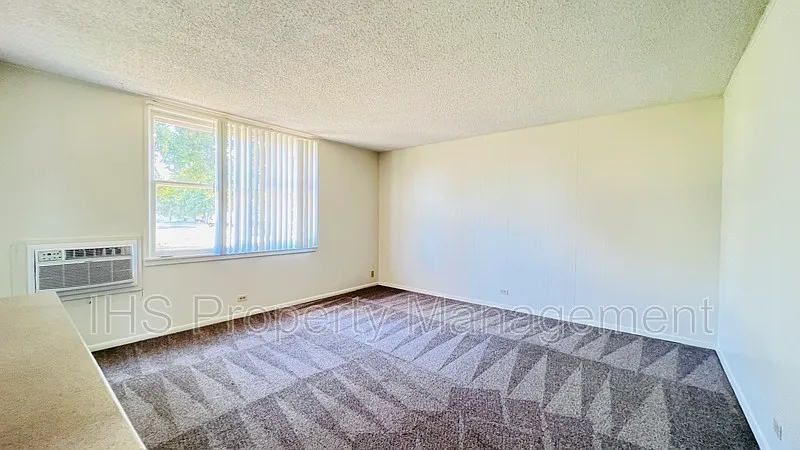 Anthony Apartments — Photo 3