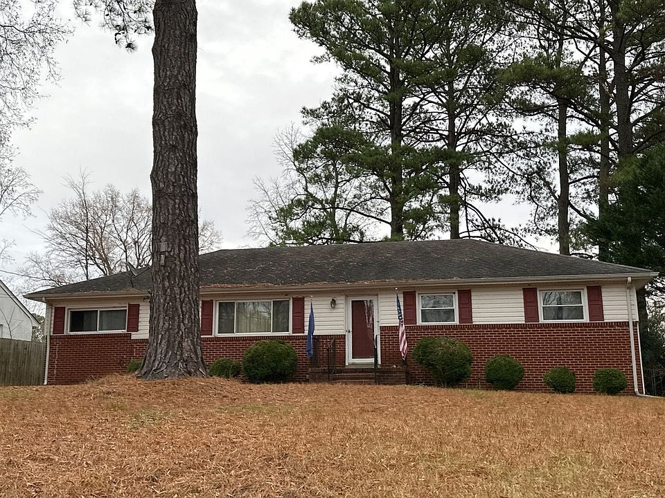 1st image of 115 S Colonial Dr