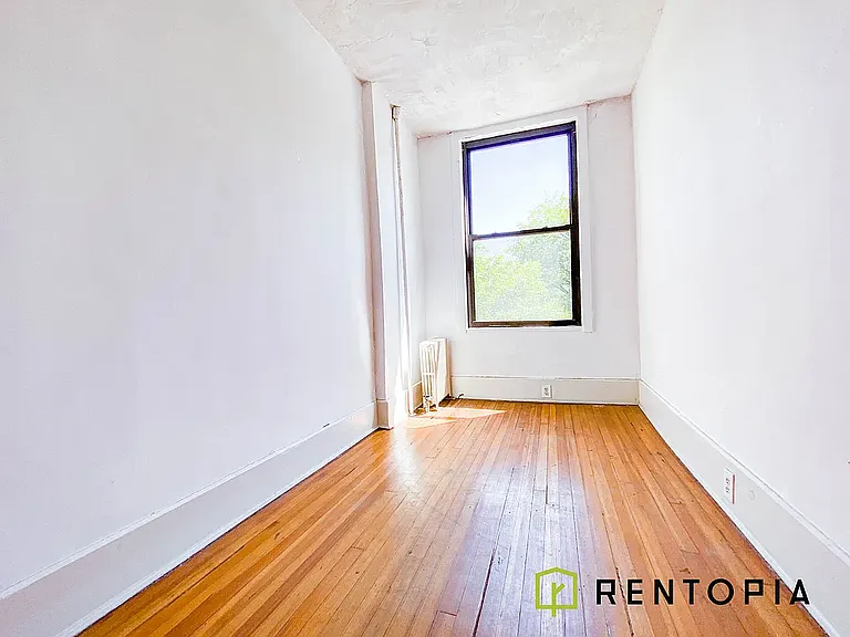 225 S 4th St #3 — Photo 5