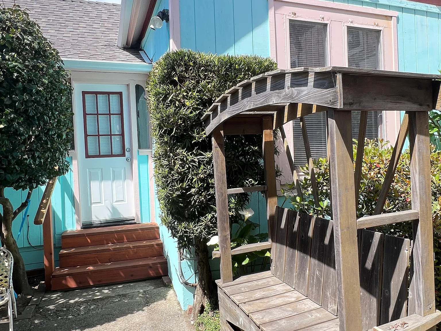 1 bed, 400 sqft, $2,400 — Photo 1