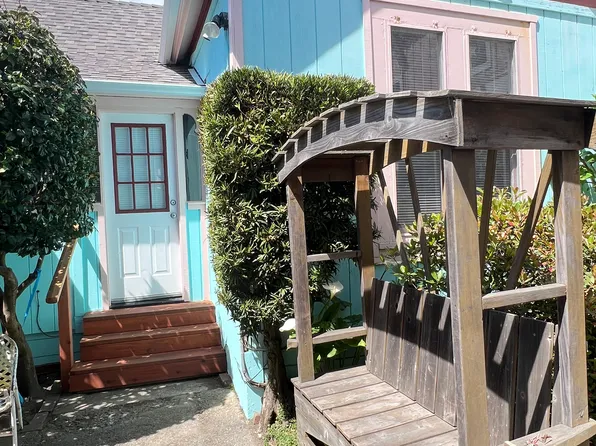 111 8th Ave APT 3, Santa Cruz, CA 95062