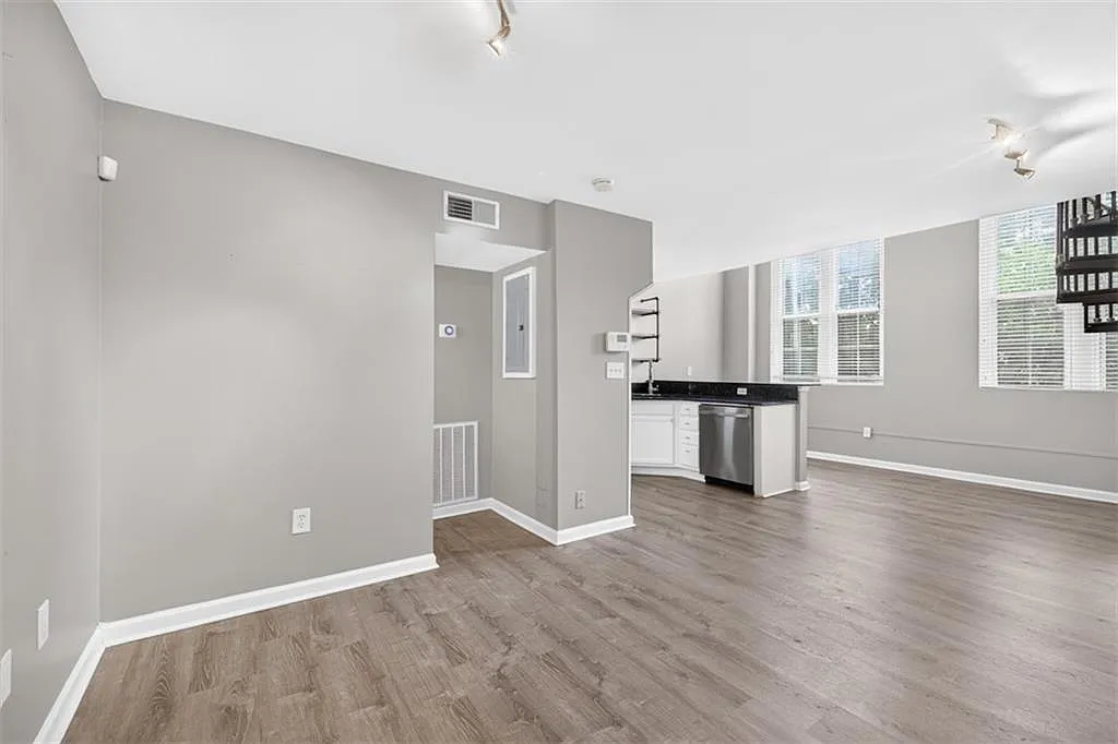 1 bed, 1.5 bath, 1703 sqft, $2,500 — Photo 4