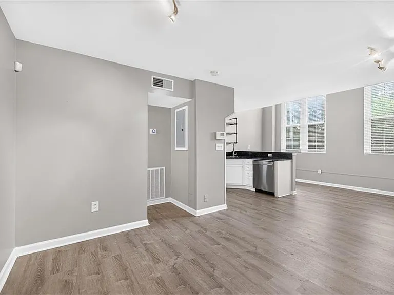 1031 State St NW #209 — Photo 4