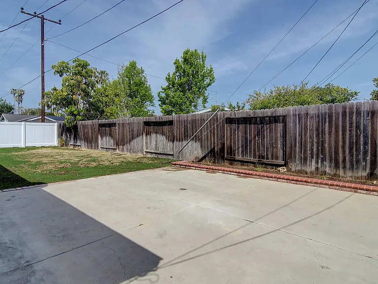 980 Presidio Dr — Photo 13
