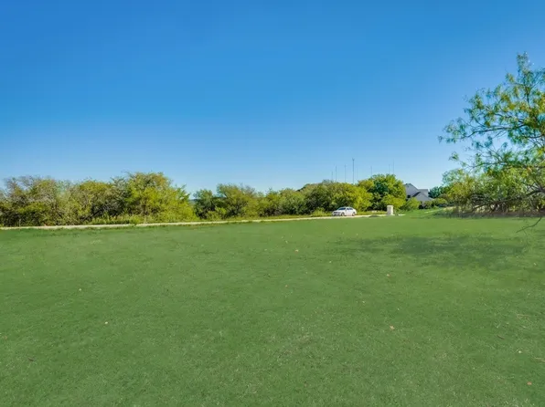 1016 Mallard Pointe Dr, Grand Prairie, TX 75052