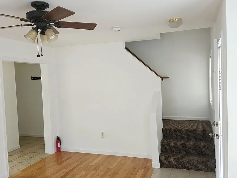 476 Plantation St — Photo 1