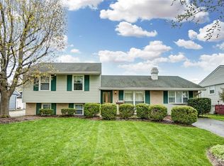 1923 Commonwealth Dr, Xenia, OH 45385