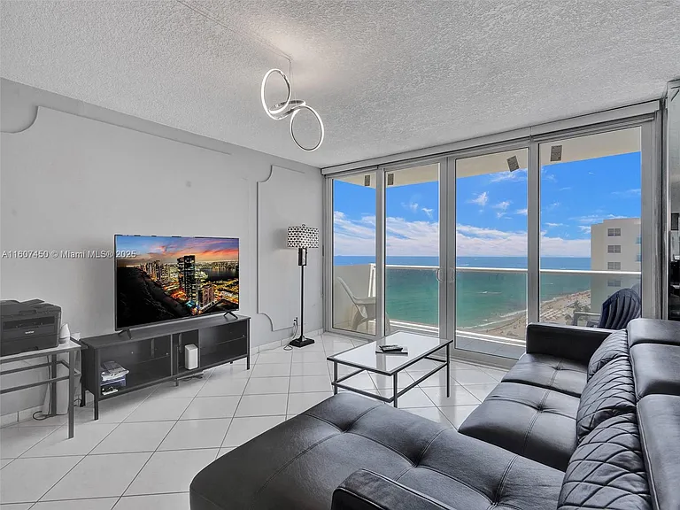 3725 S Ocean Dr #1506 — Photo 2