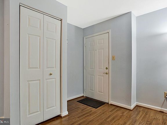 5th image of 308 Blue Water Ct Unit 104