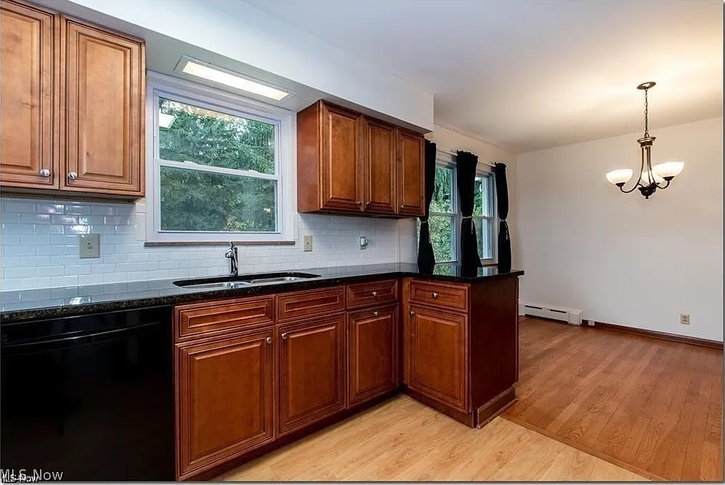 4 bed, 2.0 bath, 1743 sqft, $2,250 — Photo 4