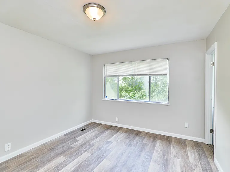 1495 Tremont Dr — Photo 21