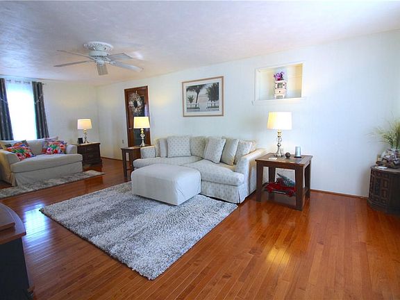 3rd image of 1808 Omar St