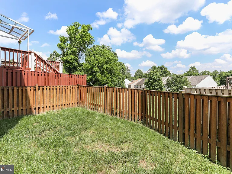 8818 Papillon Dr — Photo 38