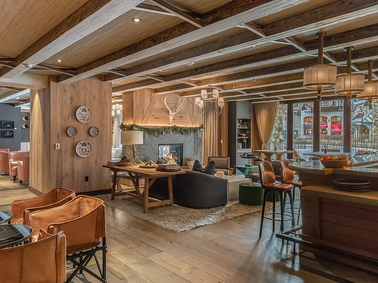 Building's Lounge