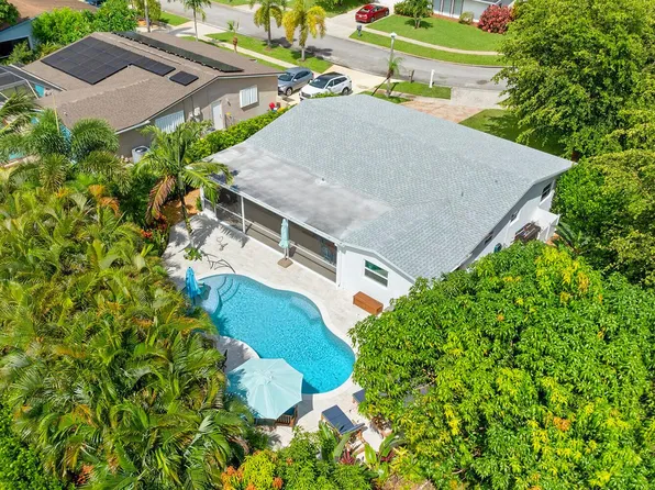 6320 Country Wood Way, Delray Beach, FL 33484