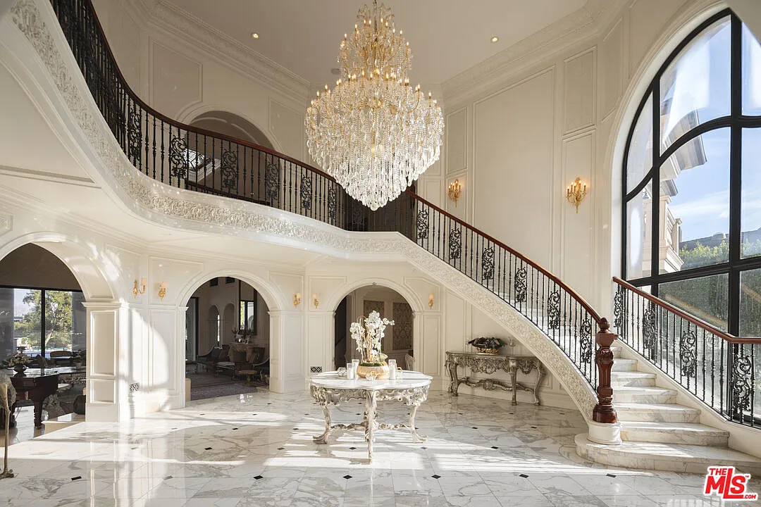 6 bed, 9.0 bath, 13378 sqft, $150,000 — Photo 3