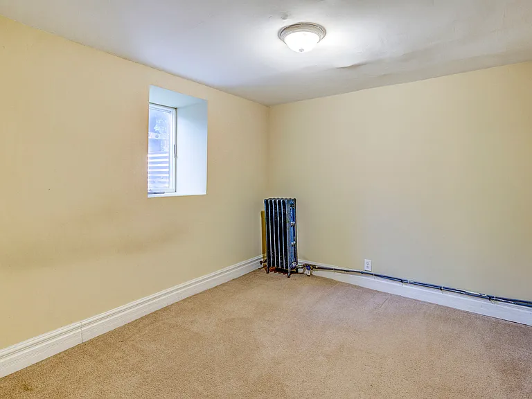 712 W 28th St #1 — Photo 8