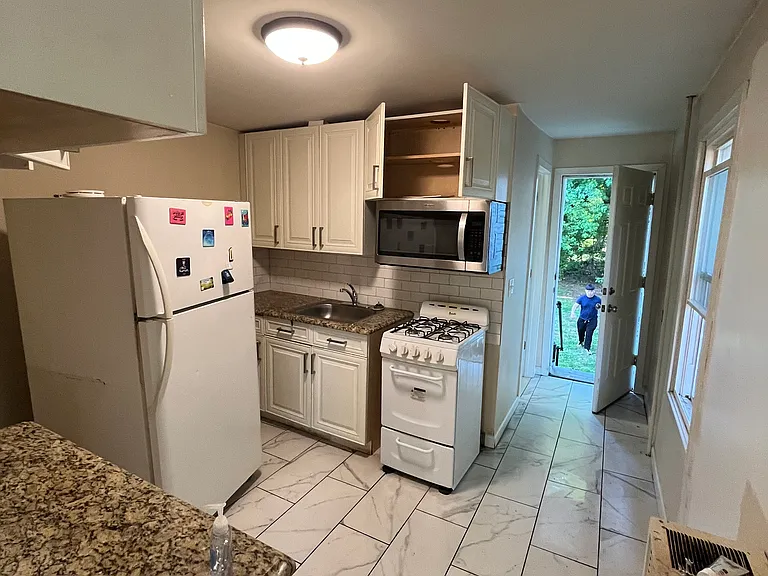 195 Central Ave #1W — Photo 5