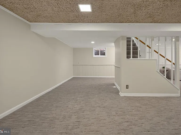 6206 Hillview Ave — Photo 37
