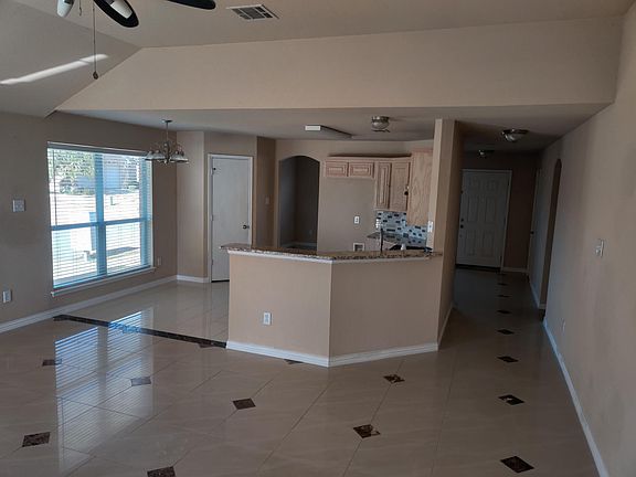 4th image of 2815 Hospital Blvd