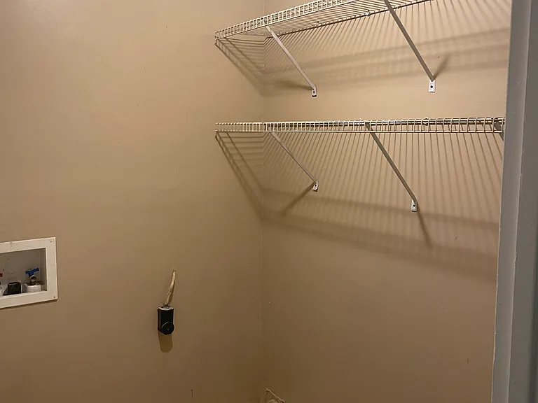 105 Valencia Cir — Photo 18