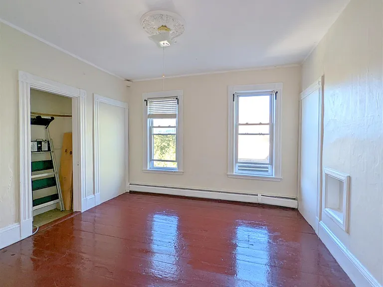 21 Thorndike St #2 — Photo 11