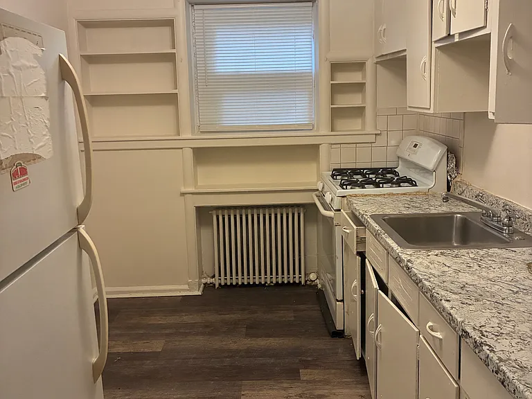 8514 Glenview Ave #5 — Photo 1